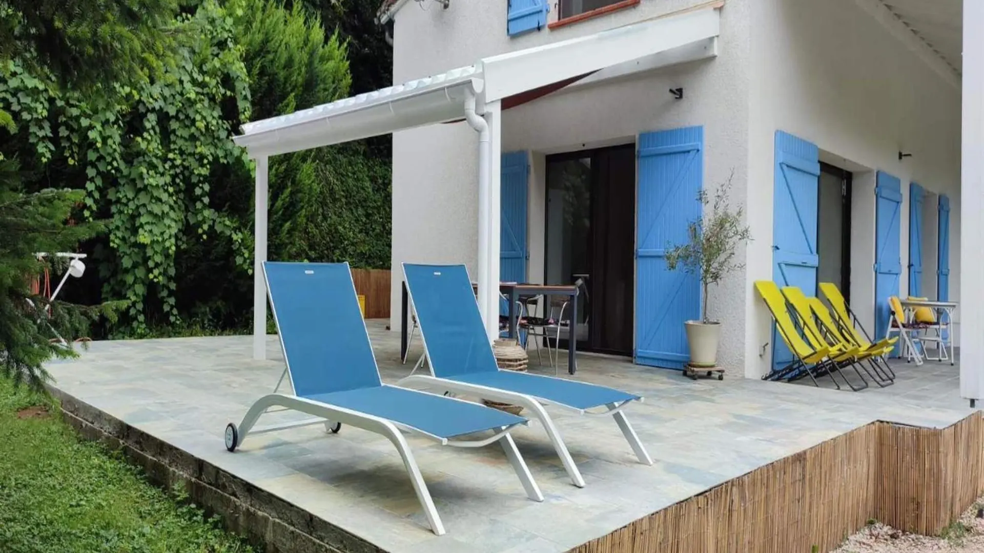 Holiday Home In Bruniquel On The Aveyron River 0*,  Francia